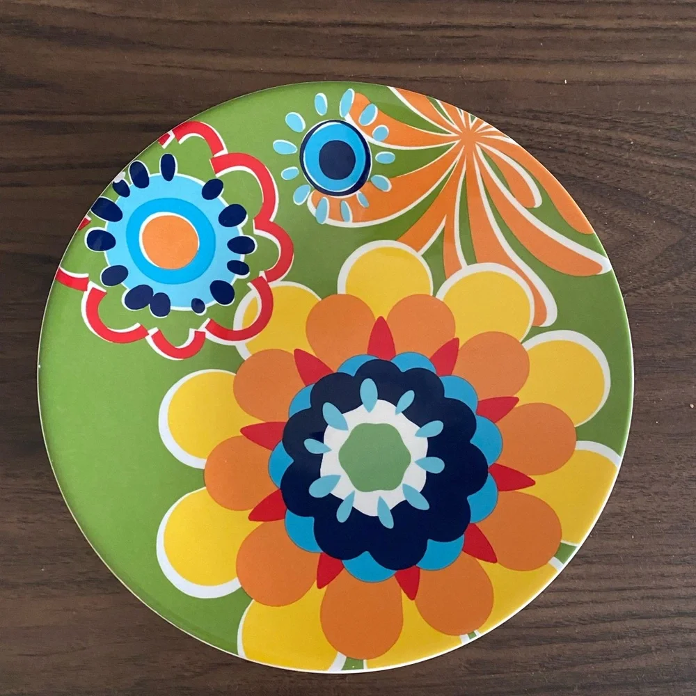 Pair of Pier 1 Retro Flower 9” Salad Plates